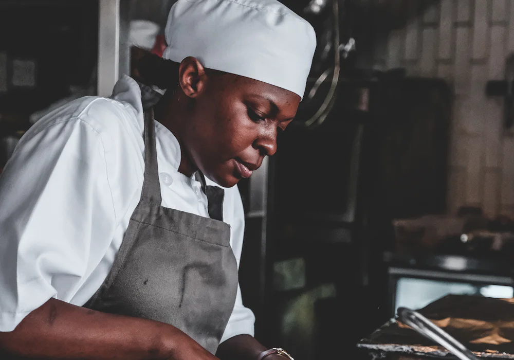 Le chef du Néré en cuisine